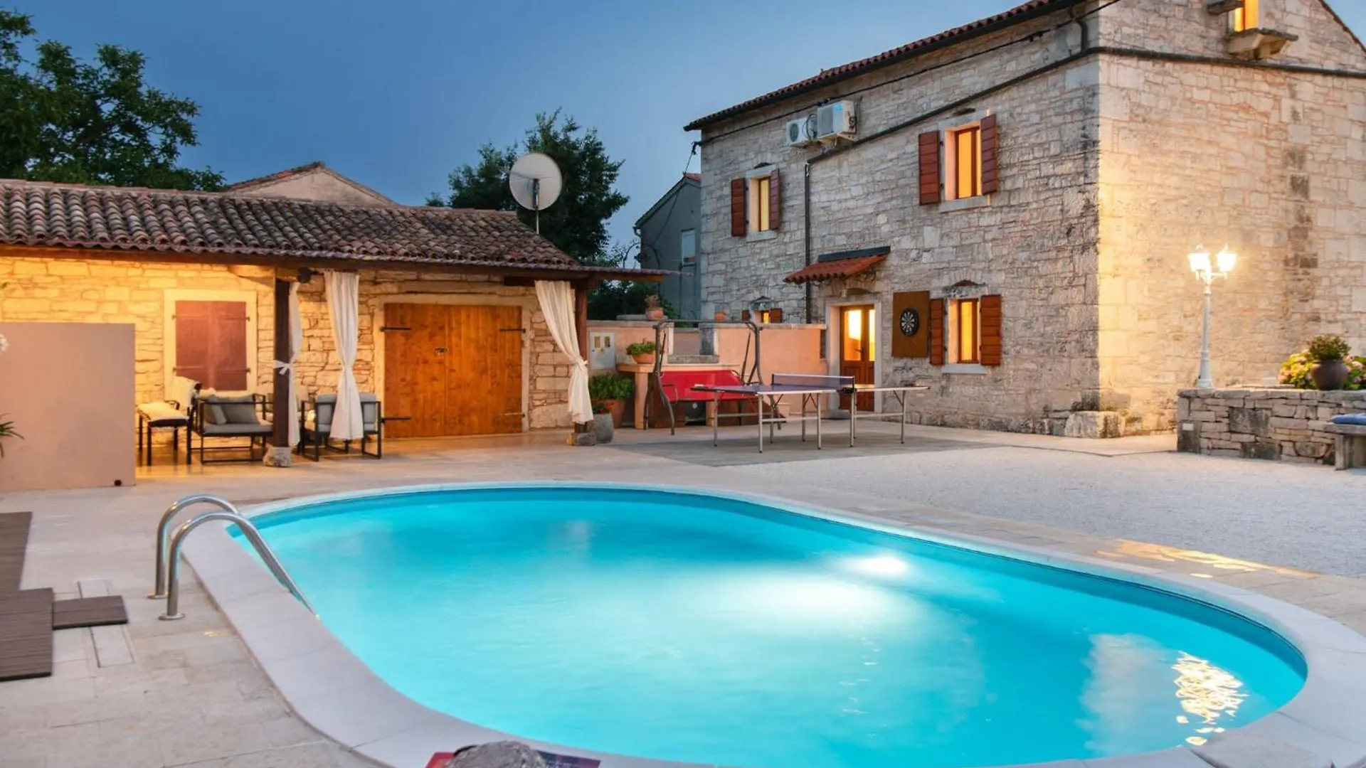 Typical Istrian Villa Casa Smolica With Pool Barban